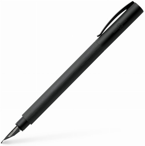 147150_Ambition All Black fountain pen, M, black_High Res_82104.jpg