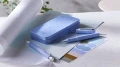 Poly_gift set_Poly Pen_Poly Ball_pale iris_cross_PS_Internet.jpg