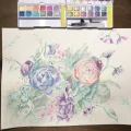 Derwent-Farby-Pastel-Shades-12-kolorow-2305865-1000pxl-kwiaty-biurko---z-farbami-metalicznymi.jpg